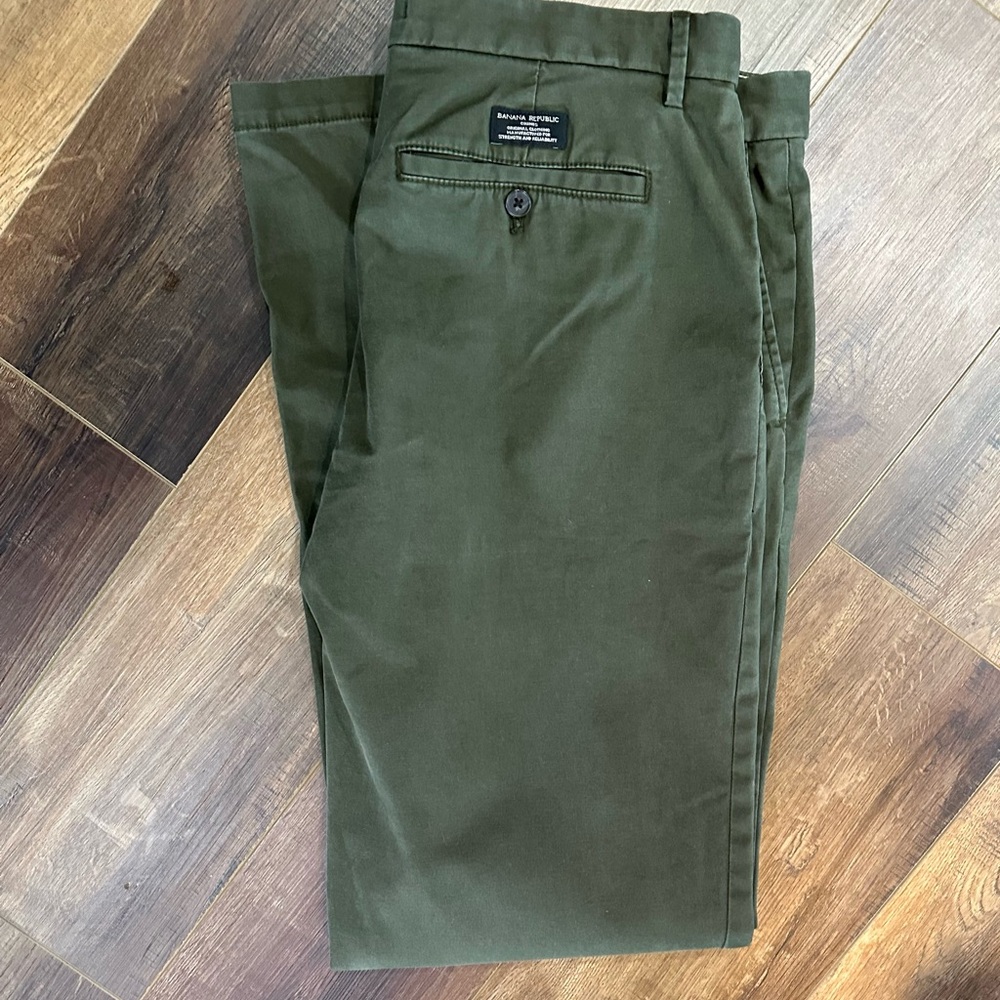 Banana Republic Lived-In Chino Athletic Fit 36” Inseam